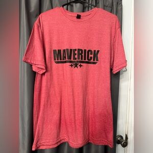 NWOT Gildan Softstyle Maverick Shirt